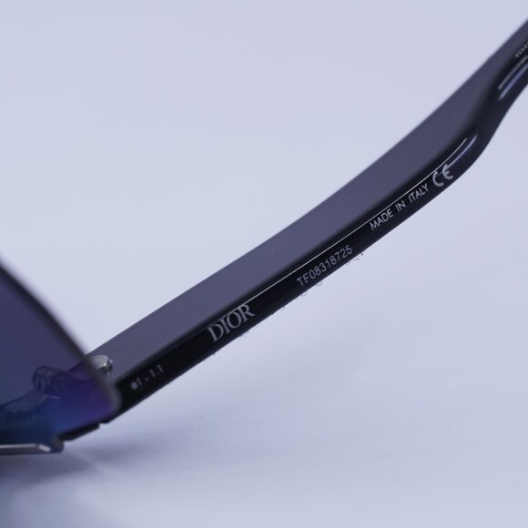 🕶️ New Dior DIORXTREM M2U 10A4 Sunglasses - Black Frame, Blue Lenses - Picture 7 of 10